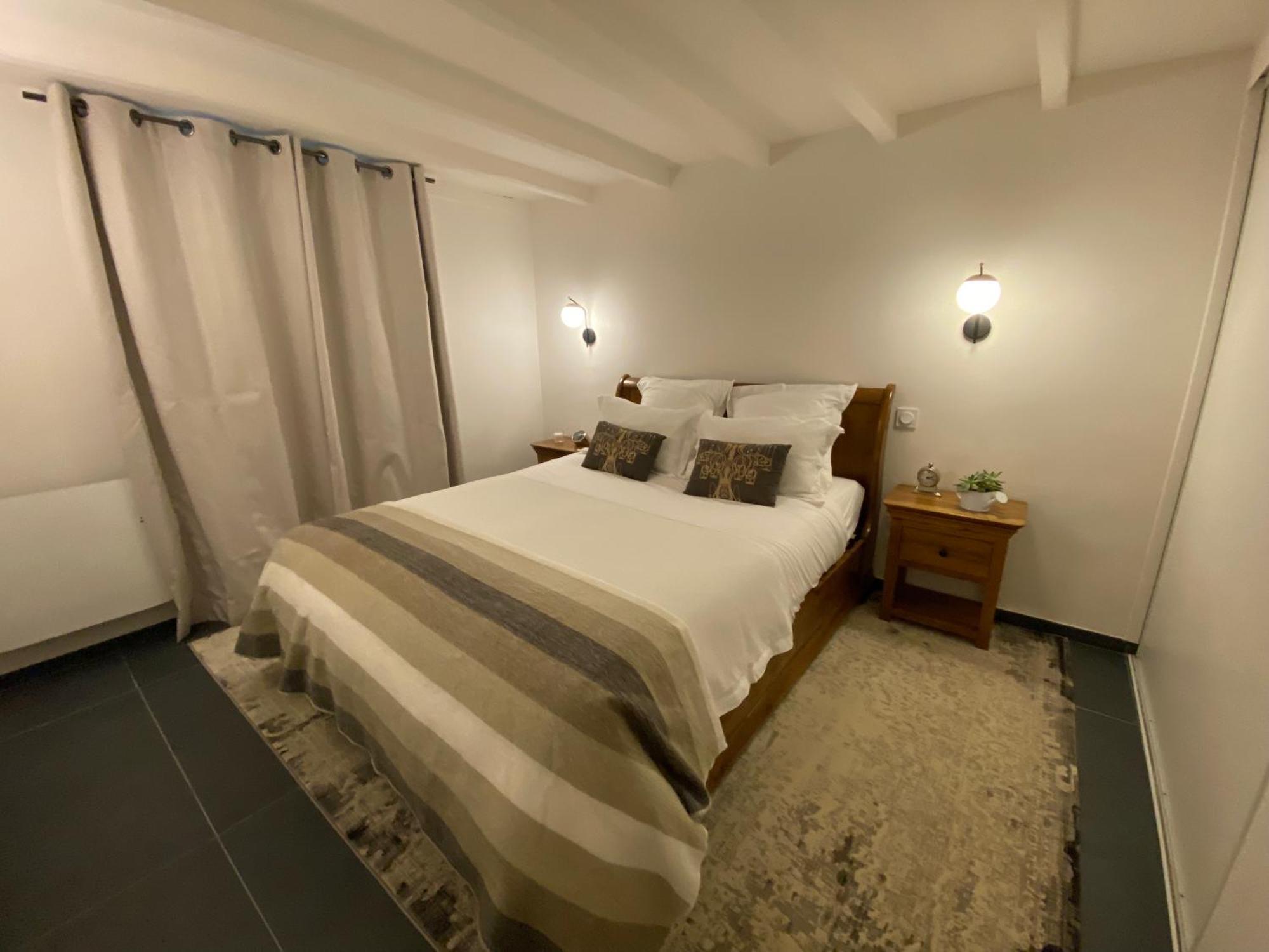 Appartement Avec Piscine Privee Dans Residence Pour 6 Personnes Uzès Екстериор снимка