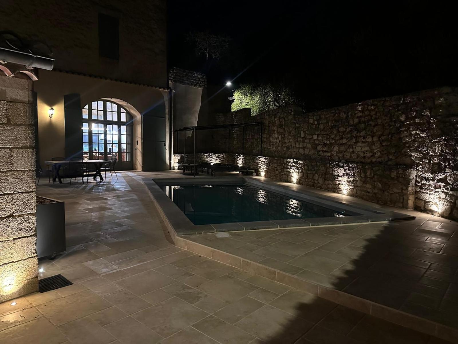 Appartement Avec Piscine Privee Dans Residence Pour 6 Personnes Uzès Екстериор снимка